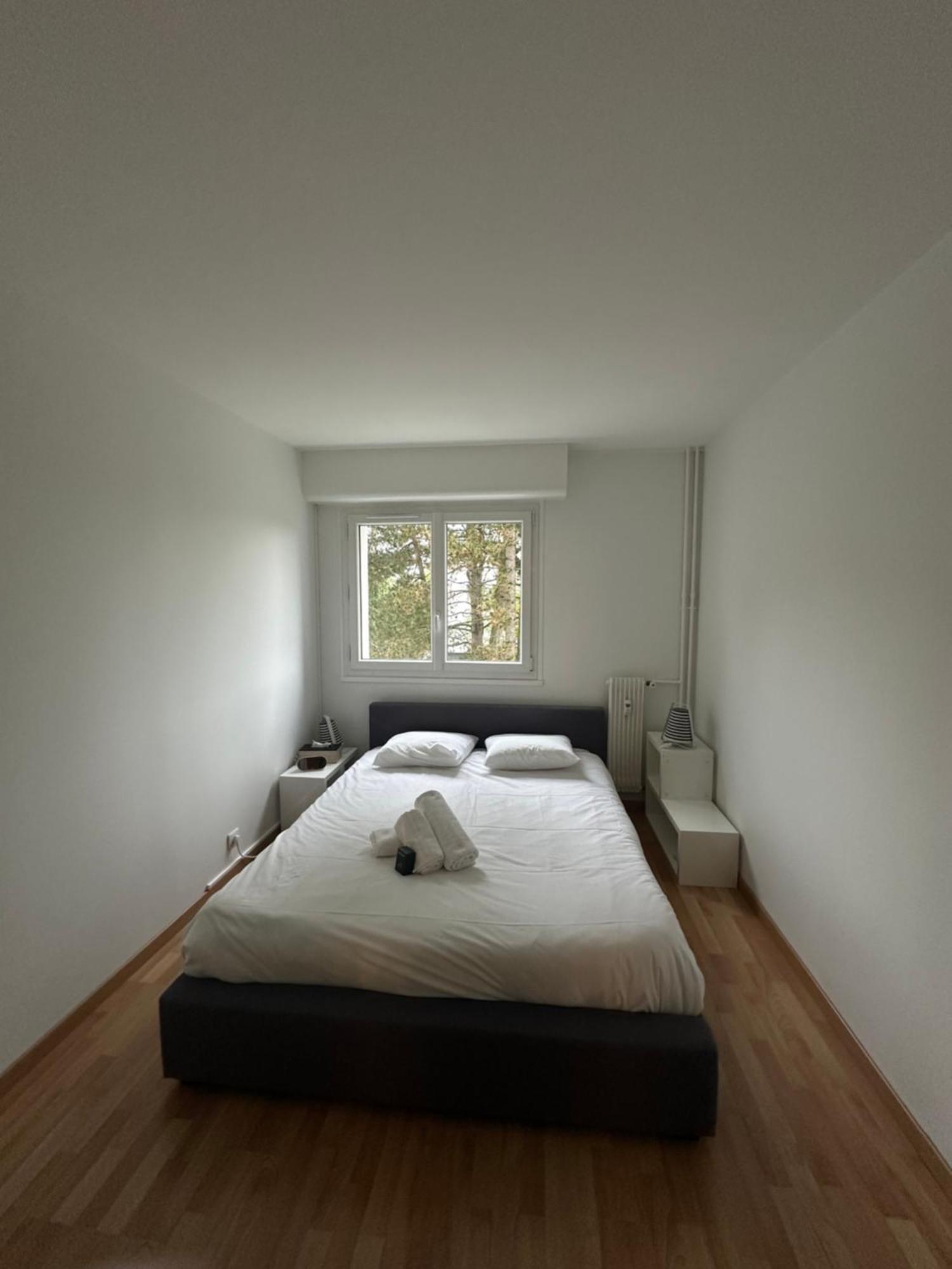 Le Beau Hugo Apartment Mainvilliers  Екстериор снимка
