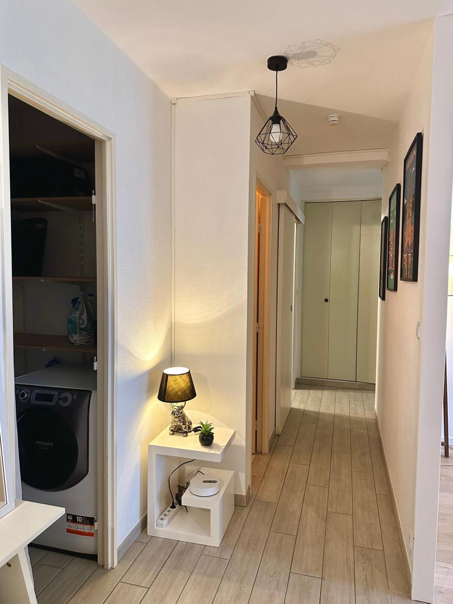 Le Beau Hugo Apartment Mainvilliers  Екстериор снимка