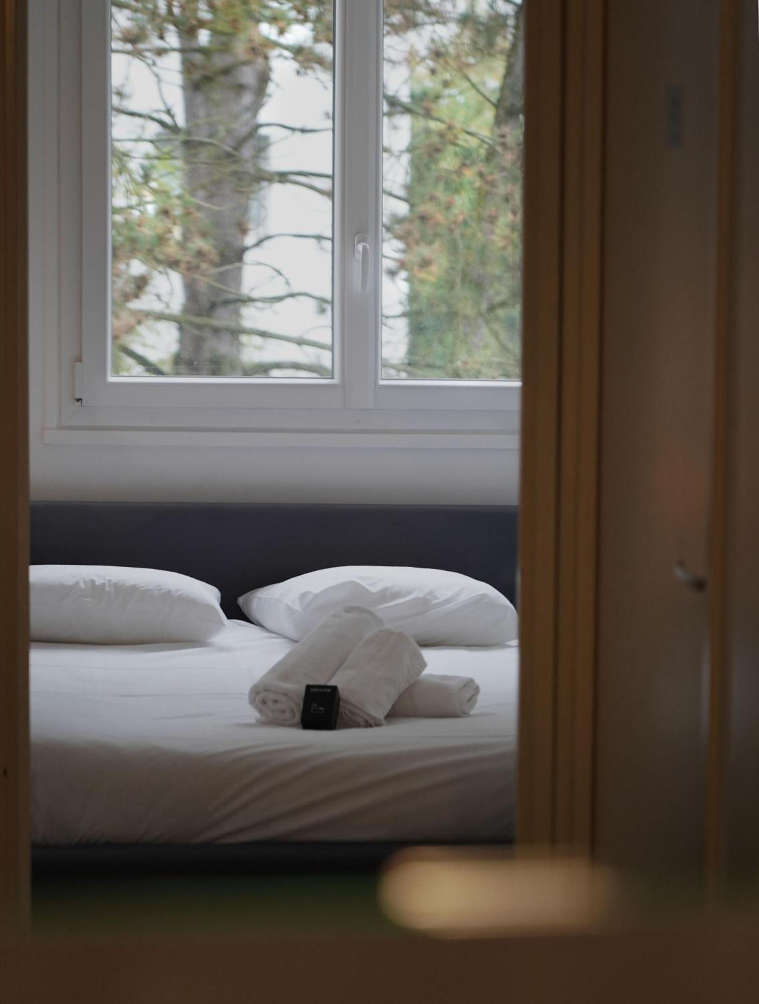 Le Beau Hugo Apartment Mainvilliers  Екстериор снимка